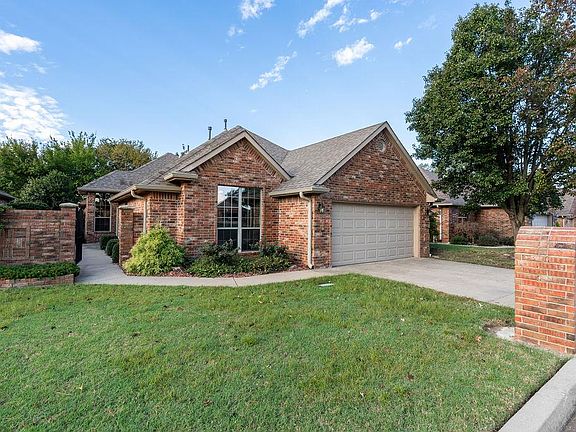 2nd image of 1242 Augusta Ct