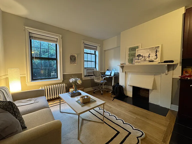 99 Perry St #3E — Photo 1