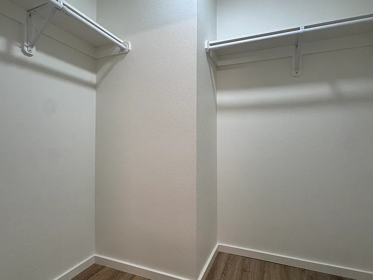 504 Swanee — Photo 32
