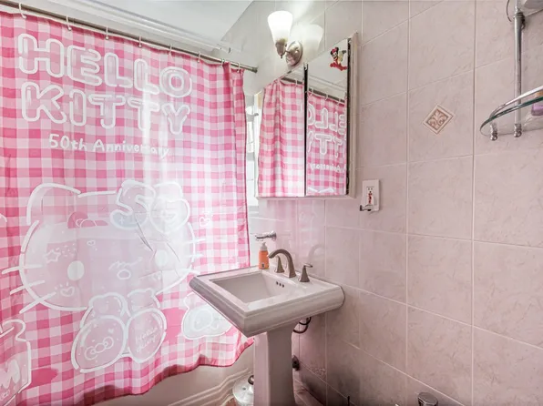 67-40 Yellowstone Boulevard image 14 of 19