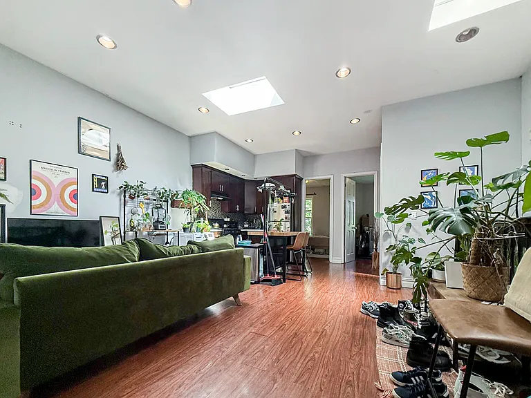 539 Chauncey St #3 — Photo 3