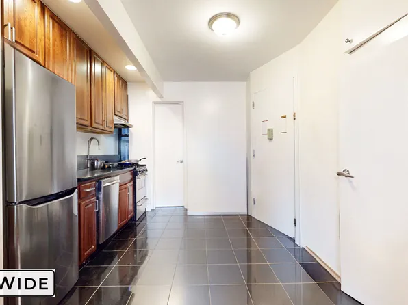 946 Columbus Avenue image 2 of 6