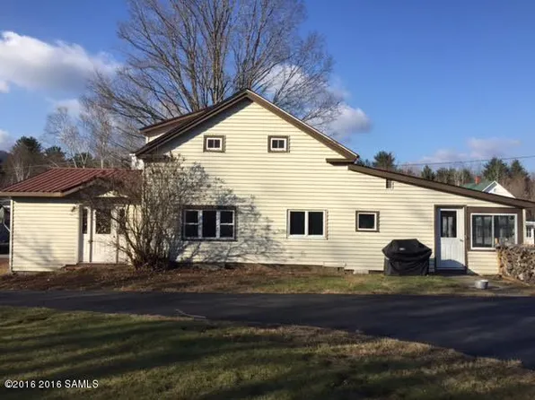 8 E Holcomb St, North Creek, NY 12853