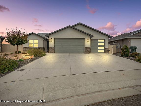 3rd image of 679 Anela Ln #B