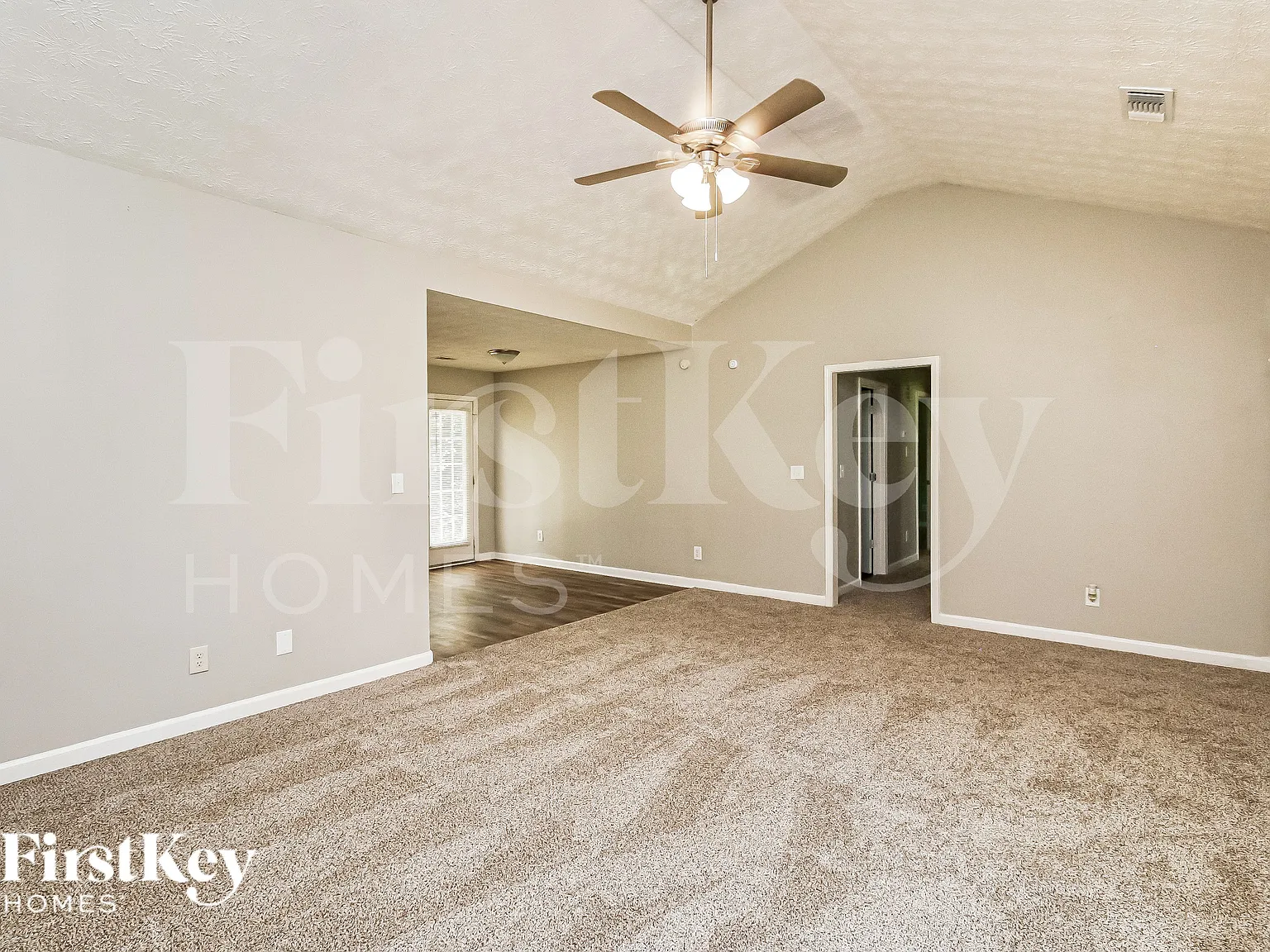 3 bed, 2.0 bath, 1243 sqft, $1,890 — Photo 2