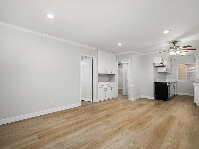 1750 Coronado Ave #6 — Photo 5