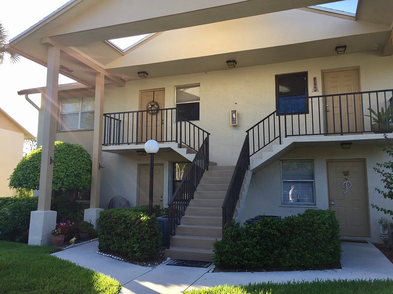 2 bed, 1034 sqft, $1,850 — Photo 1