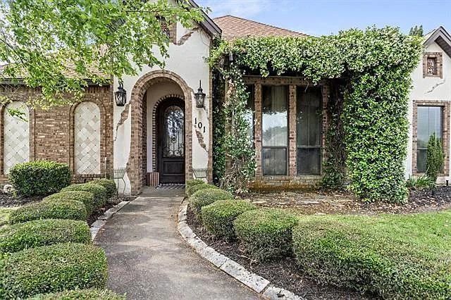 4 bed, 3.0 bath, 3100 sqft, $3,500 — Photo 3