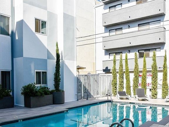 4th image of 1818 Thayer Ave APT 206
