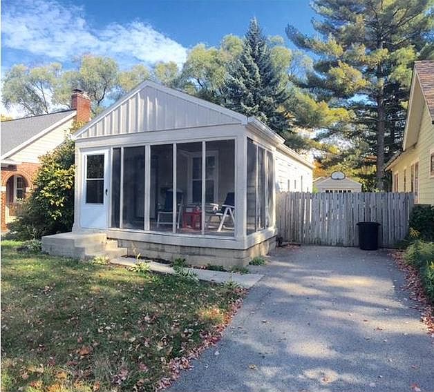 1st image of 6163 Norwaldo Ave