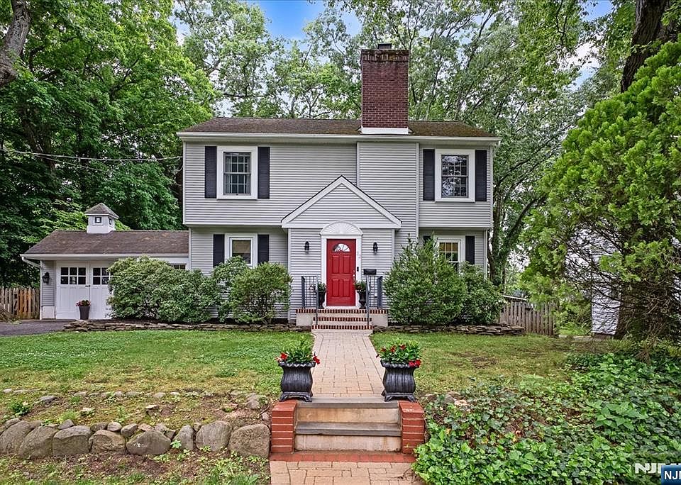 1st image of 22 Sterling Pl