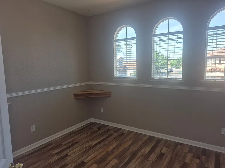 5040 Kankakee Dr — Photo 21
