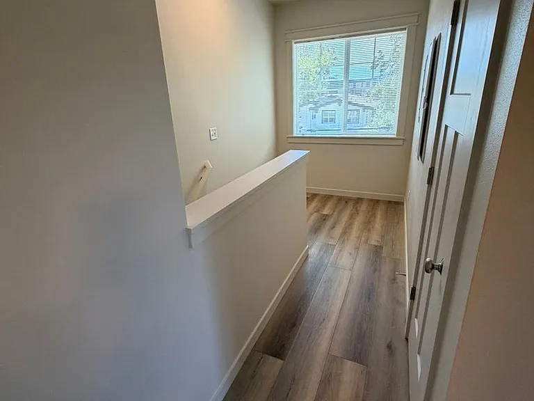 Brand New 2 bedroom 1.5 bath unit — Photo 14