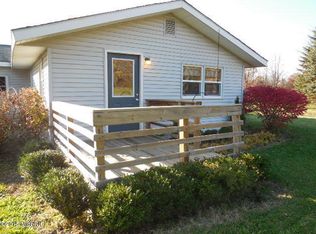 11595 S Walnut Ave, Grant, MI 49327