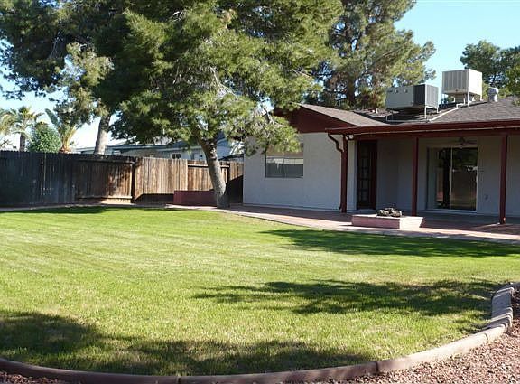 Huge patio w/ misting system & fire pit