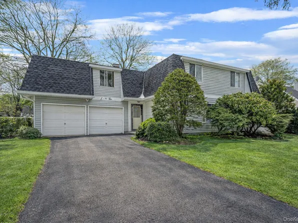 22 Meyer Lane, Medford, NY 11763