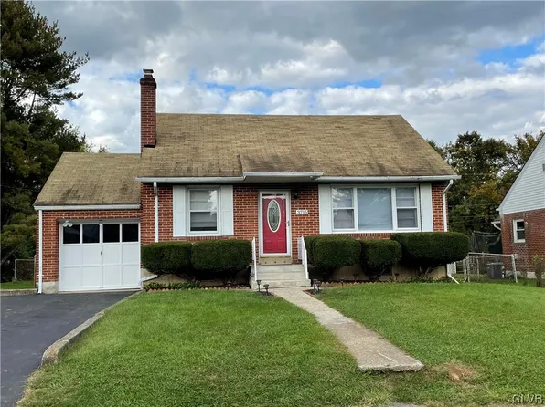 3715 S Saucon Ave, Center Valley, PA 18034