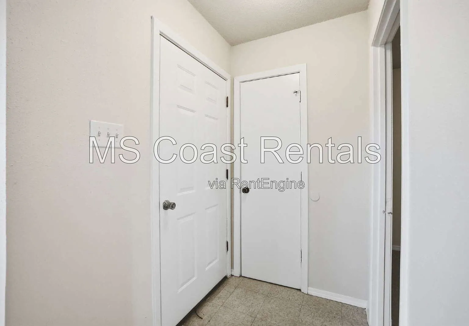 3 bed, 2.0 bath, 1112 sqft, $1,449 — Photo 4