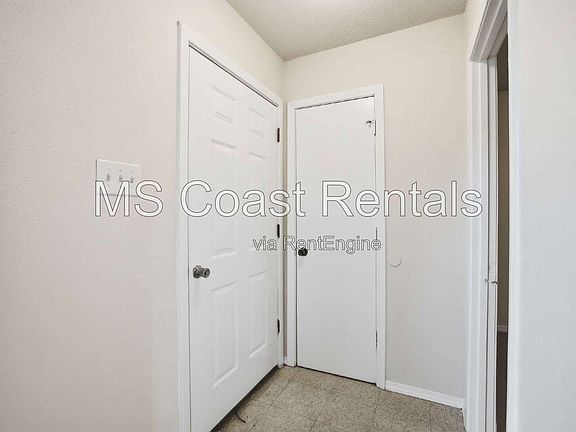 4th image of 16205 Seville Ct