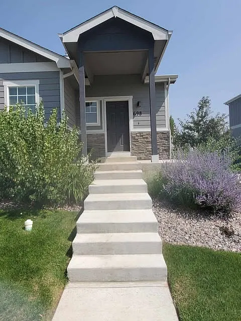 3 bed, 2.5 bath, 1794 sqft, $2,450 — Photo 2