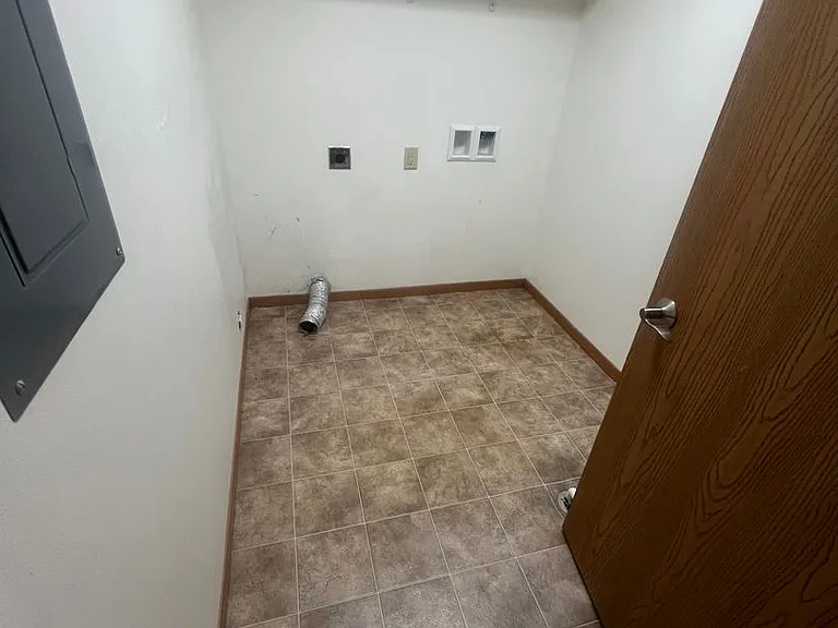 731 Illinois Ave NW — Photo 19