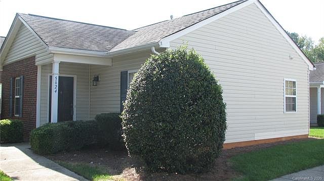 2nd image of 5624 Glen Cove Dr