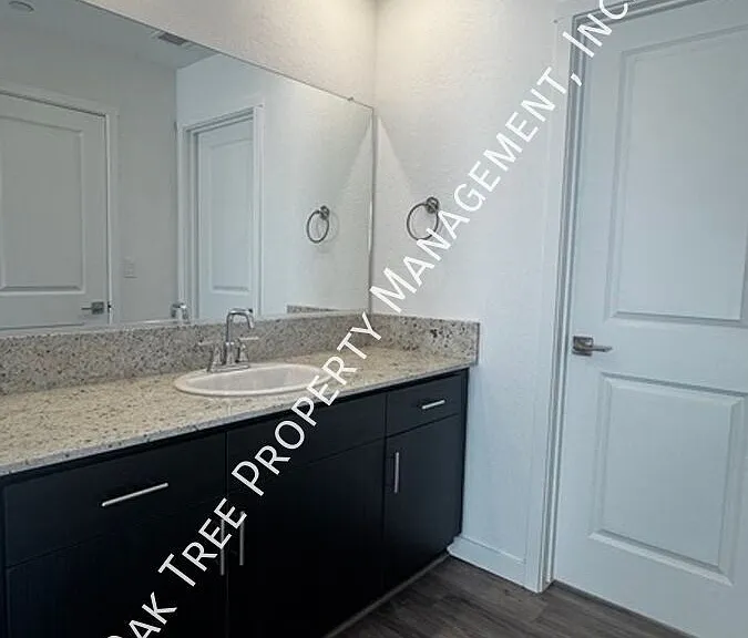 251 N Minnewawa Ave #B — Photo 17
