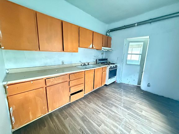 5th image of 718 N Bellevue Ave