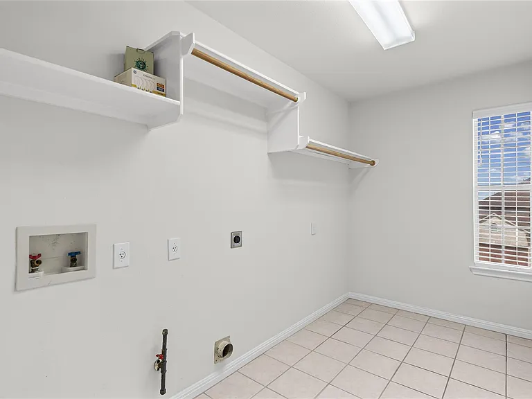 10700 Pointe View Dr — Photo 25