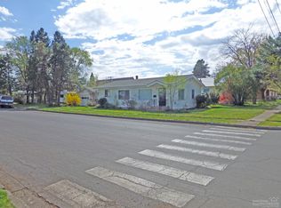 507 SW 11th St, Redmond, OR 97756