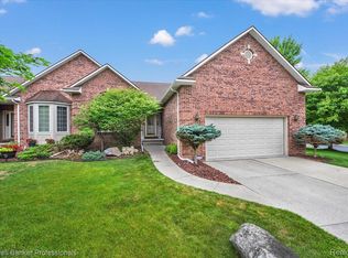 1518 Wildwood Ct, Flint, MI 48532