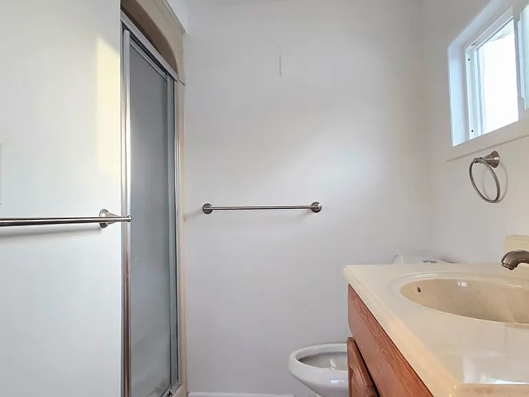 725 Dickson St — Photo 20