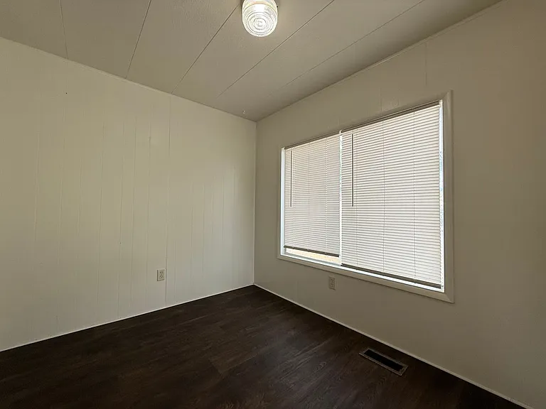 460 South St — Photo 25