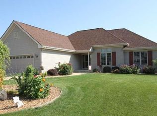 7144 S Beachwood Ct, Franklin, WI 53132