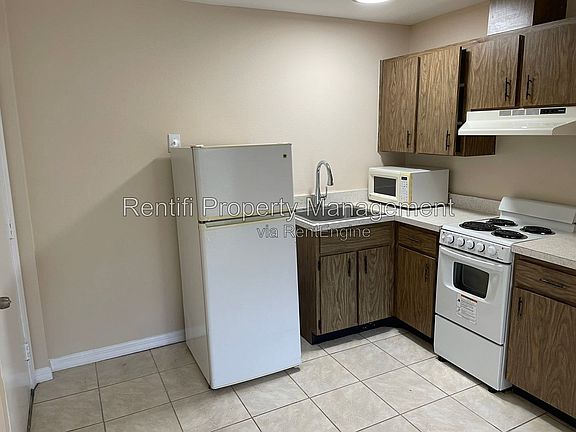 2nd image of 305 Duncan Rd Unit 6