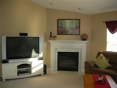 4th image of 393 Laurel Glen Dr