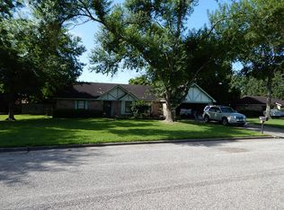 110 Brookside Ln, Sealy, TX 77474