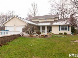 219 N 7th St, Le Claire, IA