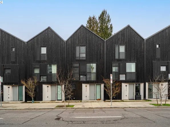 5735 E Burnside St, Portland, OR 97215