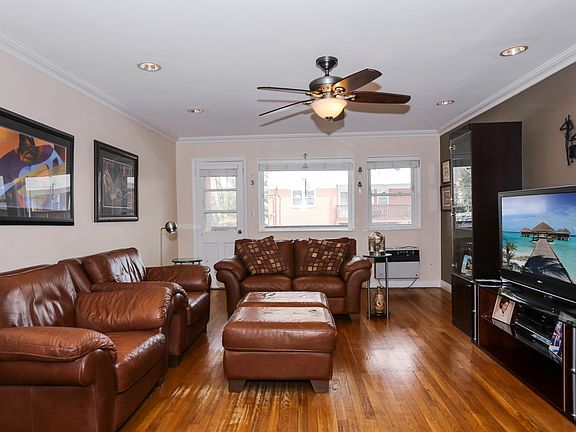 3rd image of 419 Tompkins Ave APT 2