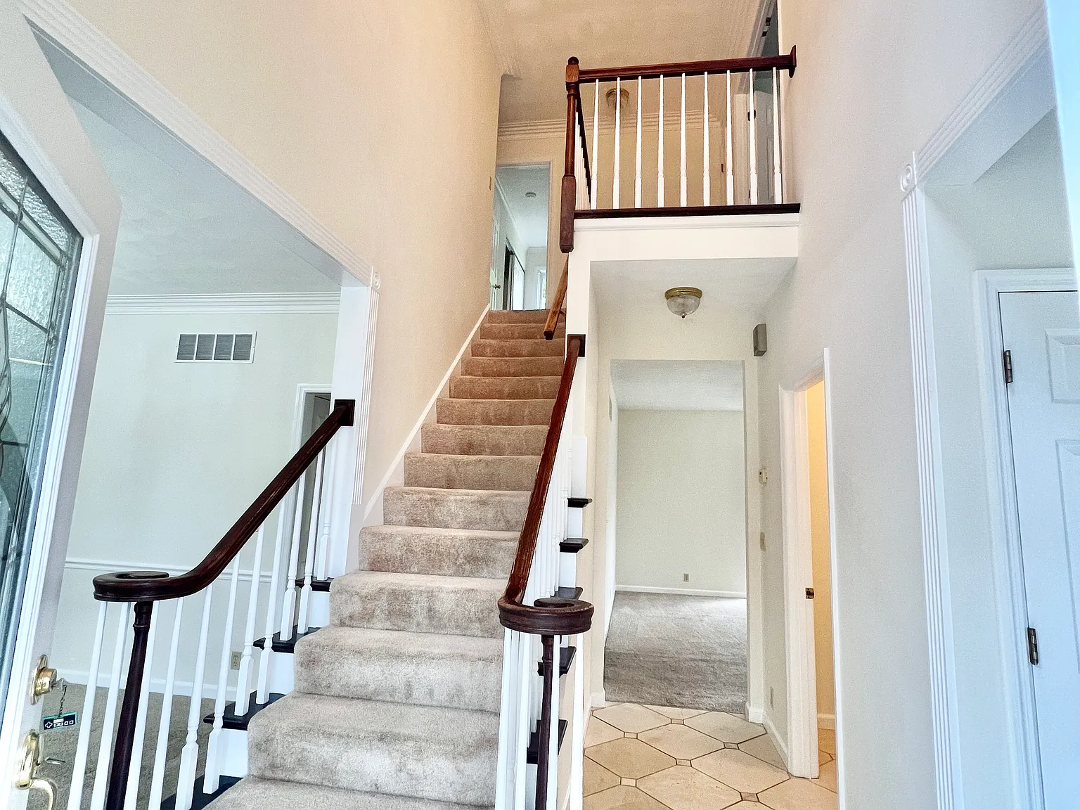 4 bed, 3.5 bath, 2942 sqft, $3,295 — Photo 2