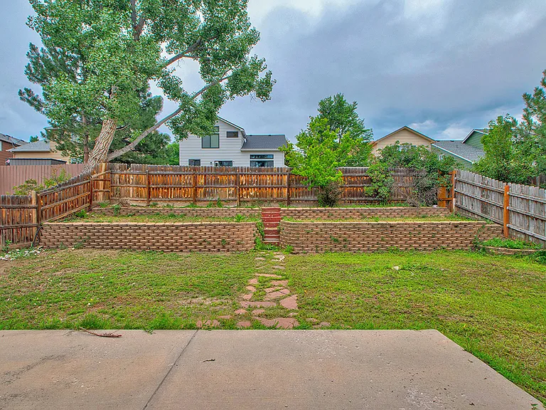 8335 Saint Helena Dr — Photo 39