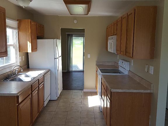 4th image of 833 Washington St #835