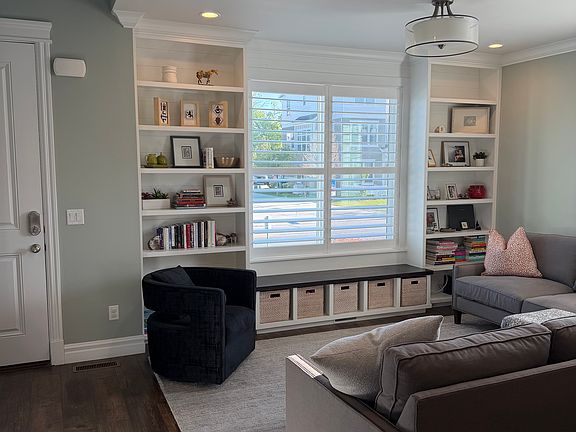 4th image of 1024 W Narrows Ln