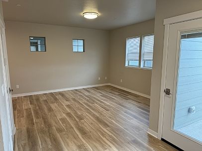 5th image of 441 Talent Ave #28