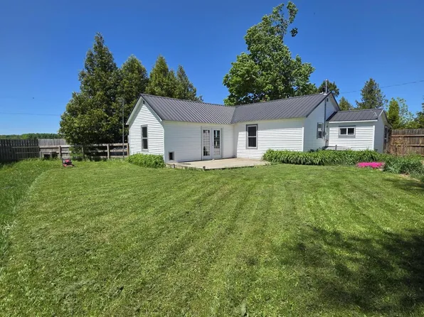 4219 N Ocqueoc Rd, Millersburg, MI 49759
