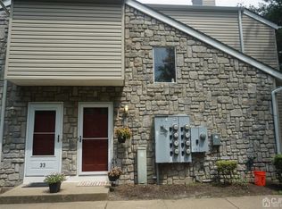 35 Chatham Sq, Parlin, NJ 08859