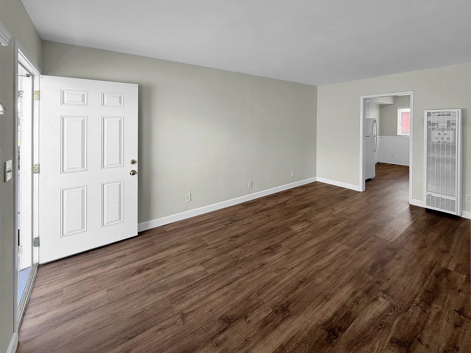 2 bed, 700 sqft, $2,900 — Photo 2