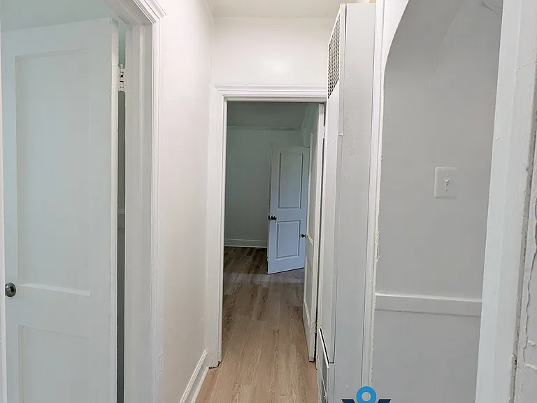 417 N Walnut St — Photo 22