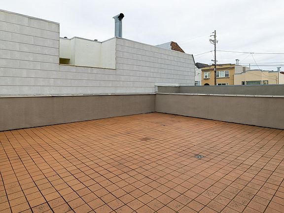 5th image of 2381 33rd Ave #2